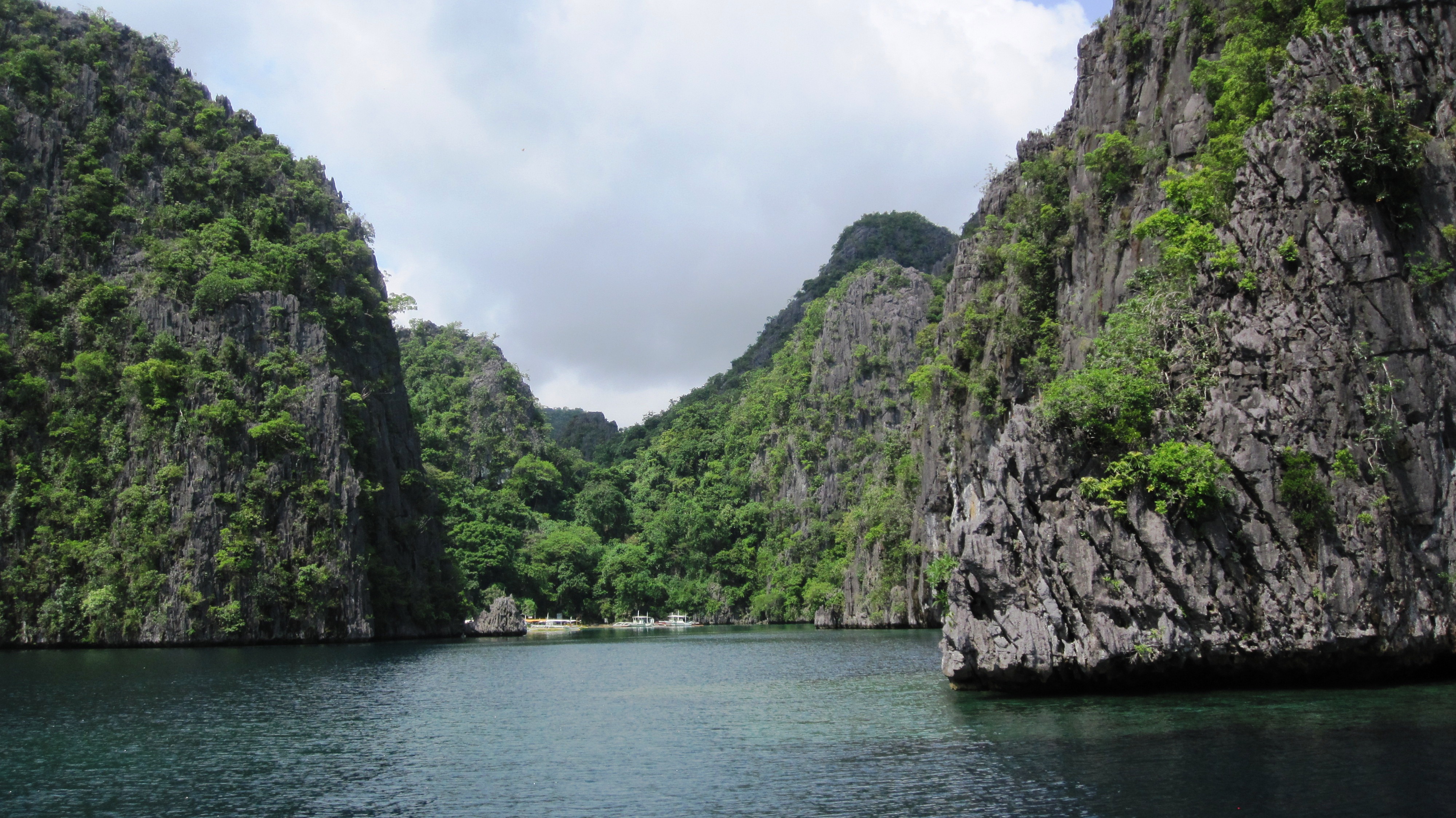 Approach to Kayangan Bay