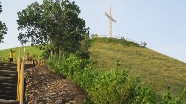 The big metal cross on top of Mt. Tapyas is a popular landmark for surrounding areas of the island.  It takes about 720 steps to get to the top.