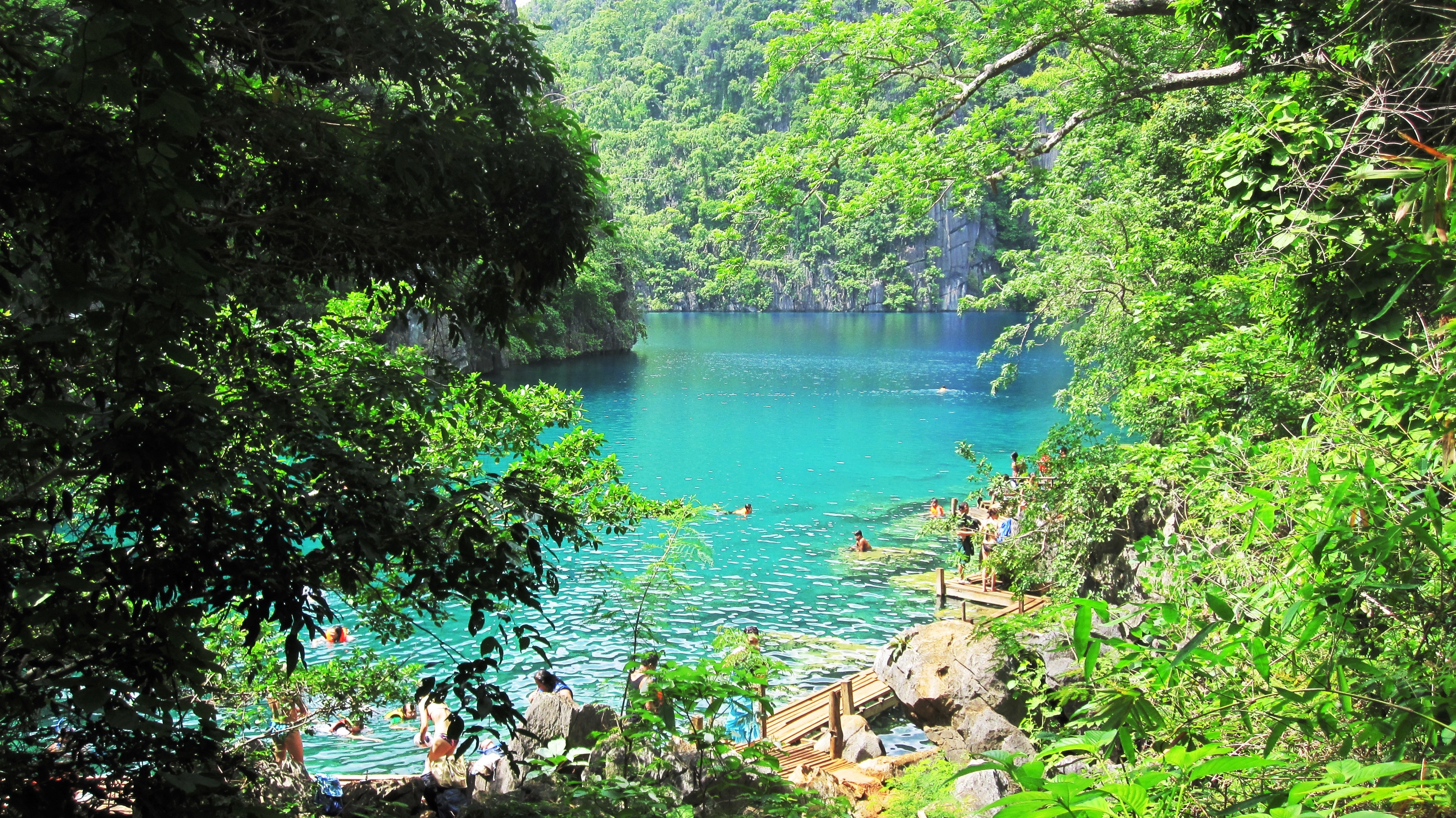 Kayangan lake has clear, clean, calm and brackish ( a combination of fresh and salt) water. It takes about 10 minutes hiking up and down the rainforest to reach this lake.