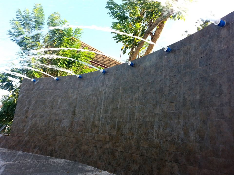 wall fountain